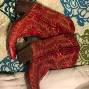 Red Coral Boots!  Fabulous 9.5